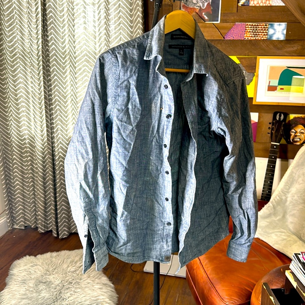 Banana republic cotton denim look shirt. Slim Small